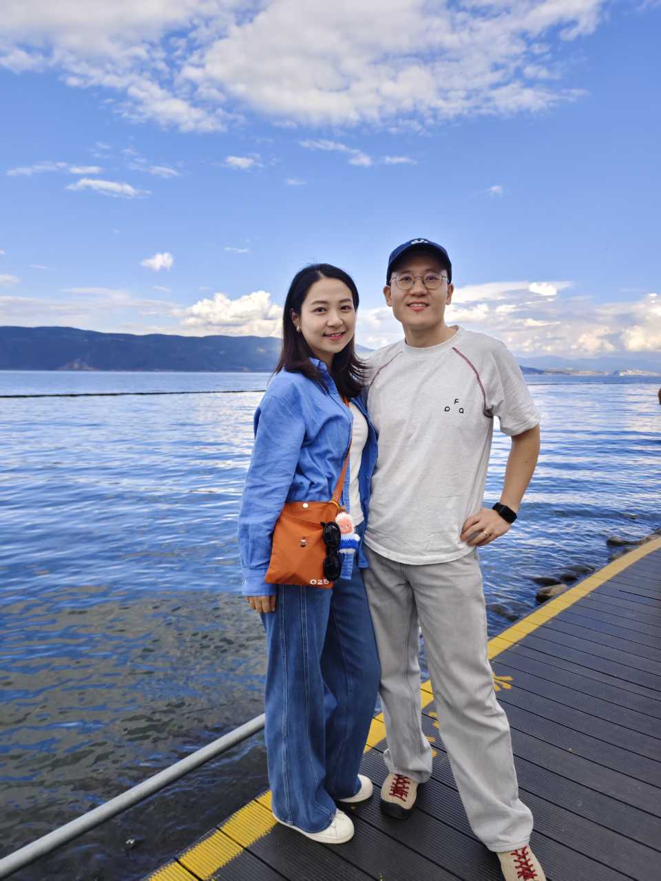 沿湖栈道慢慢走